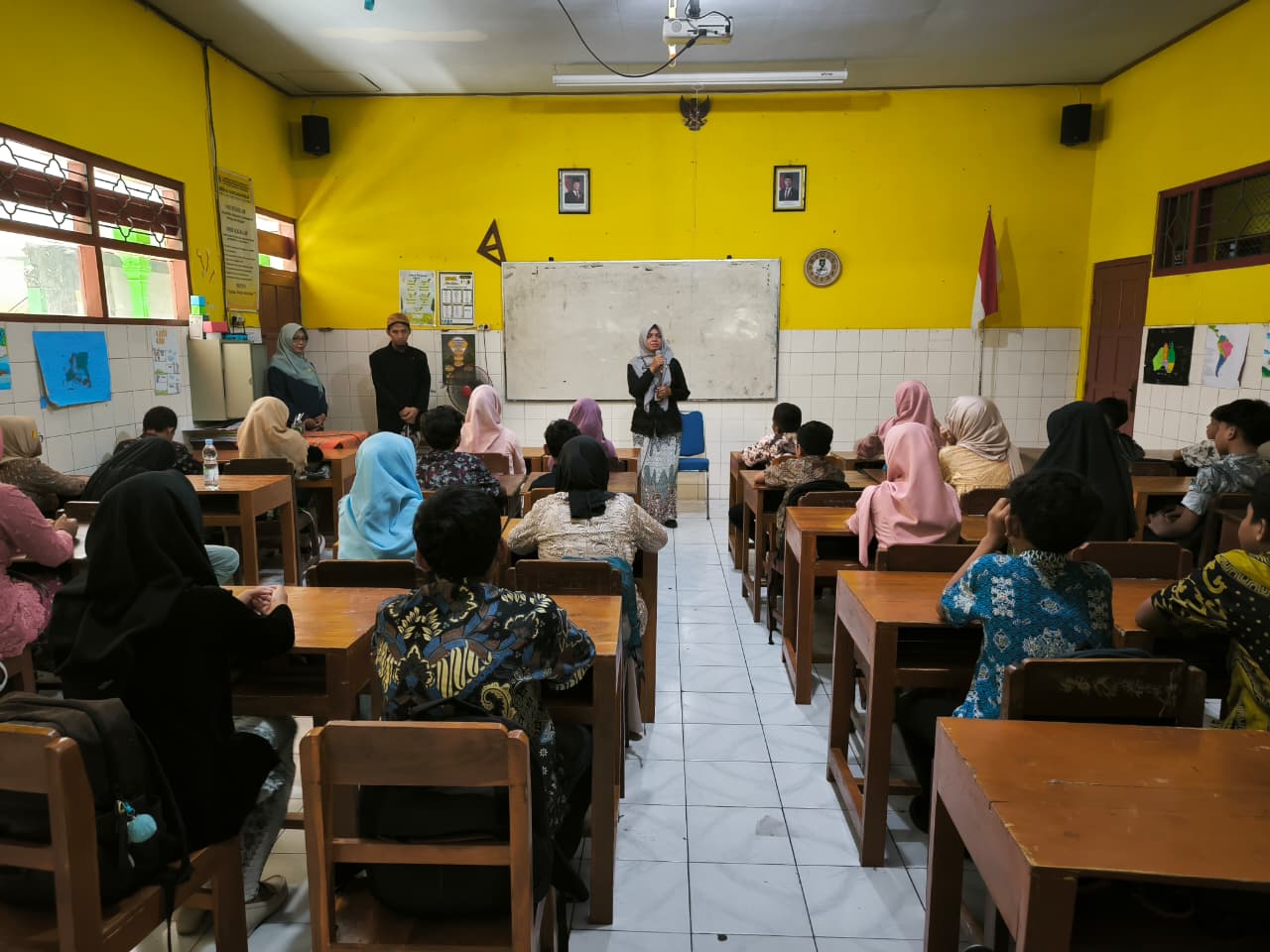 Penuh Haru, Siswa Kelas VI SDN 03 Karanganyar Siapkan Diri Hadapi TKA Lewat Doa Bersama